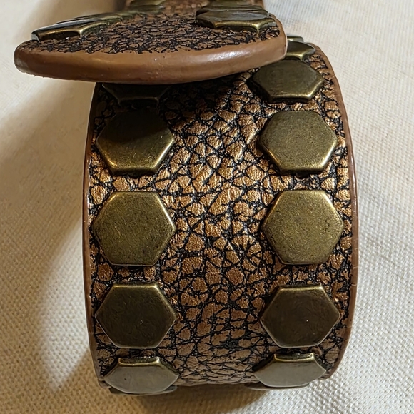 Leatherock Textured Brown Belt with Gold Buckle Medium main image 10